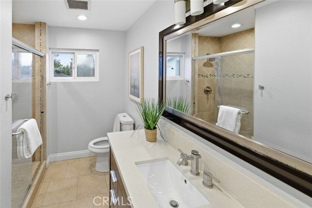 3640 Pine Avenue, Long Beach, CA 90807