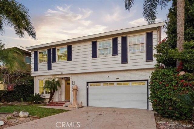 3640 Pine Avenue, Long Beach, CA 90807