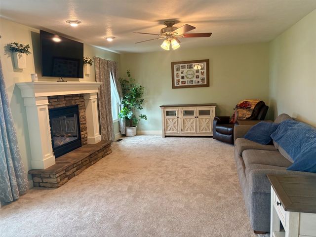 2815 SUNSET Trail, Waterford, PA 16441