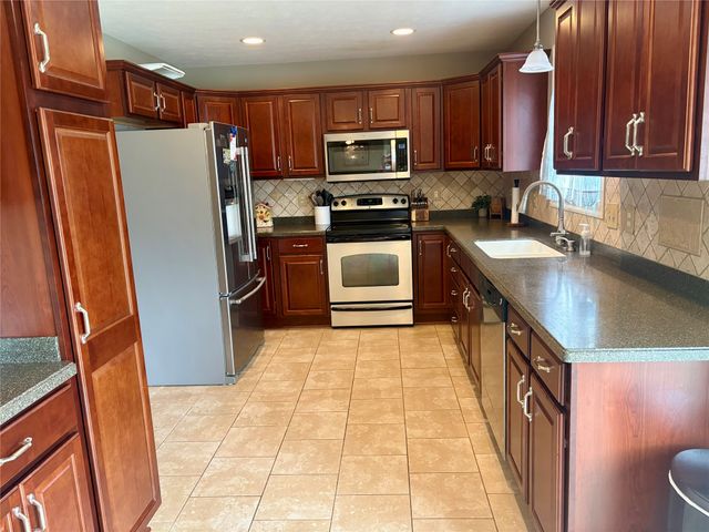 2815 SUNSET Trail, Waterford, PA 16441