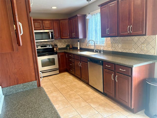 2815 SUNSET Trail, Waterford, PA 16441