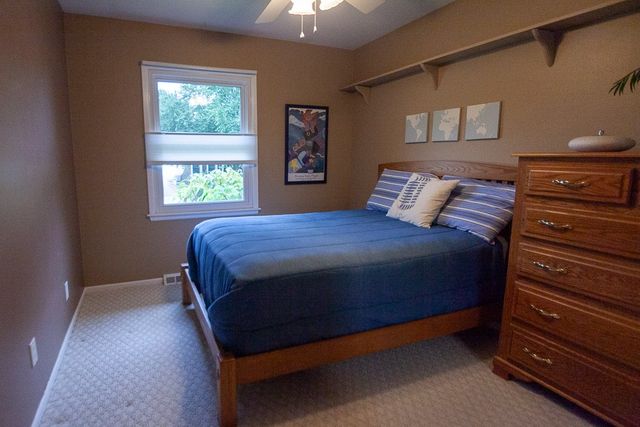 2904 77th Street, Urbandale, IA 50322