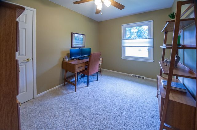 2904 77th Street, Urbandale, IA 50322