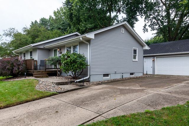 2904 77th Street, Urbandale, IA 50322