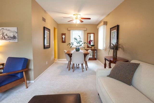 2904 77th Street, Urbandale, IA 50322