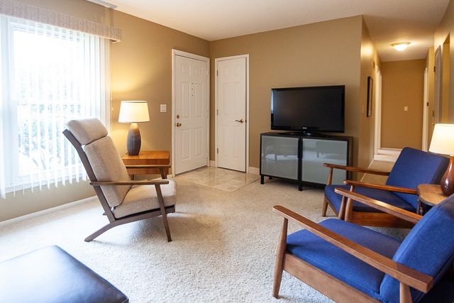 2904 77th Street, Urbandale, IA 50322
