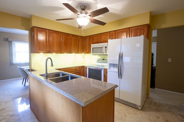 2904 77th Street, Urbandale, IA 50322