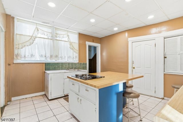 44 N 10Th St, Newark City, NJ 07107