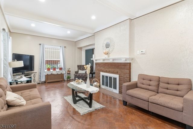 44 N 10Th St, Newark City, NJ 07107