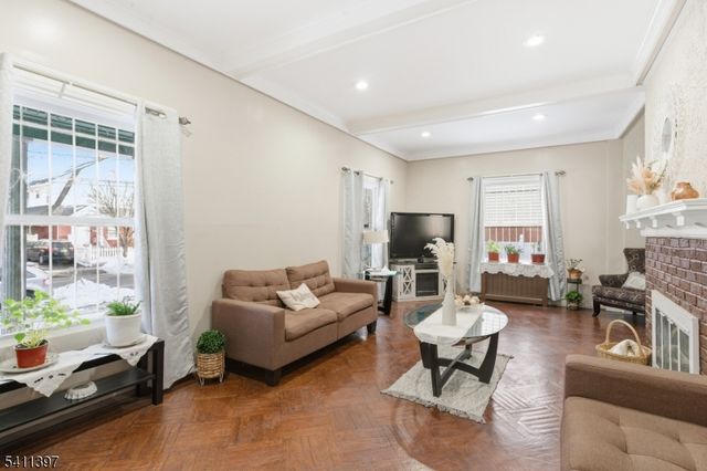 44 N 10Th St, Newark City, NJ 07107