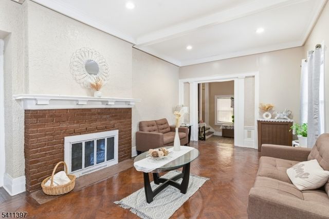 44 N 10Th St, Newark City, NJ 07107