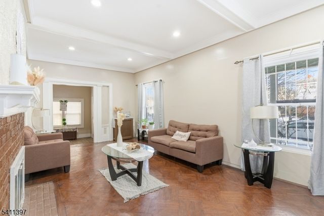 44 N 10Th St, Newark City, NJ 07107