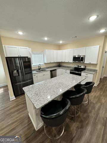 100 N Sky Drive, Warner Robins, GA 31093