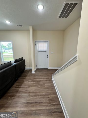 100 N Sky Drive, Warner Robins, GA 31093