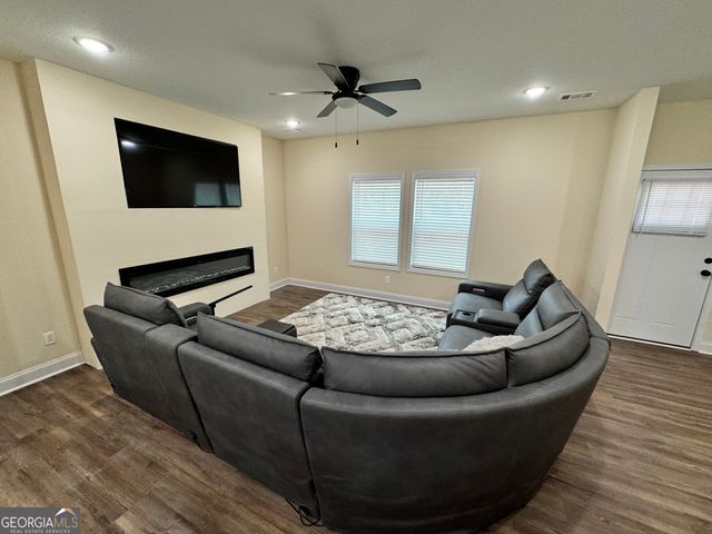 100 N Sky Drive, Warner Robins, GA 31093