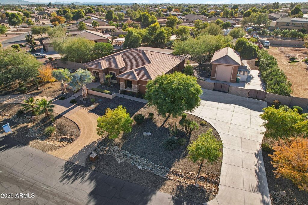 3612 N BRINDLEY Avenue, Litchfield Park, AZ 85340