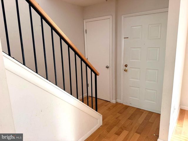 6062 HOLLOW HILL LN, Springfield, VA 22152