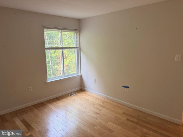 6062 HOLLOW HILL LN, Springfield, VA 22152