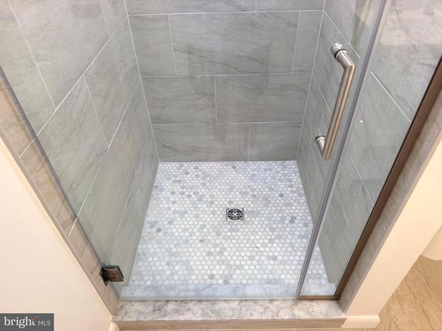 6062 HOLLOW HILL LN, Springfield, VA 22152