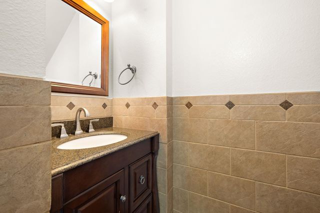 201 Lexington, Kyle, TX 78640