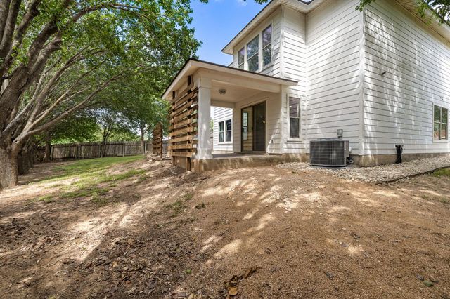 201 Lexington, Kyle, TX 78640