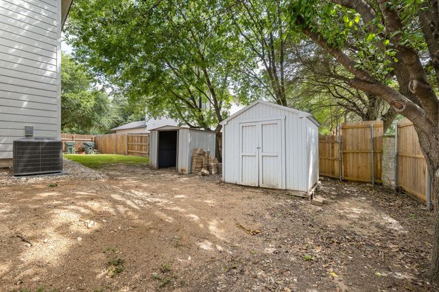 201 Lexington, Kyle, TX 78640