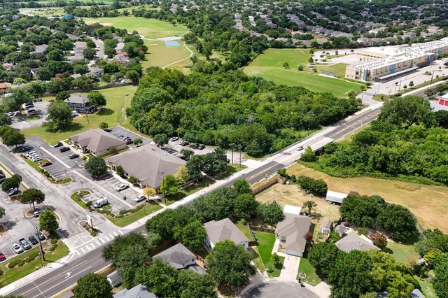 201 Lexington, Kyle, TX 78640