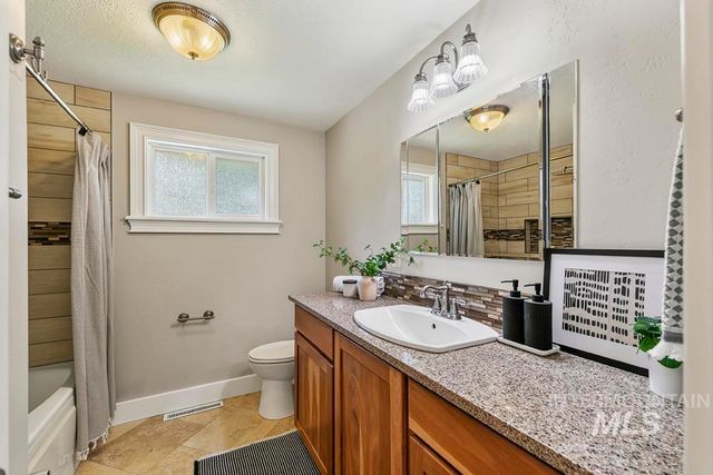 10919 W Cruser Dr, Boise, ID 83709