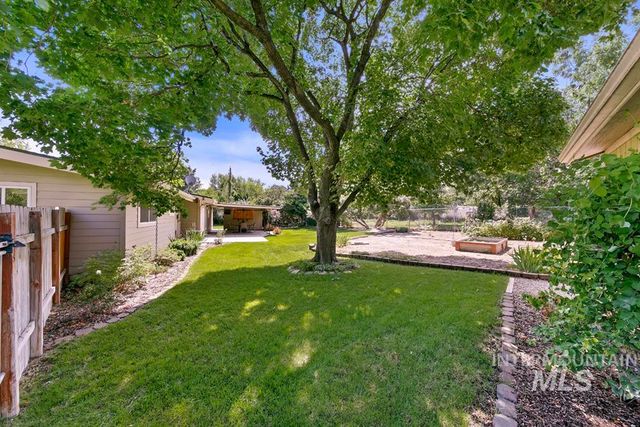 10919 W Cruser Dr, Boise, ID 83709