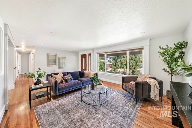 10919 W Cruser Dr, Boise, ID 83709