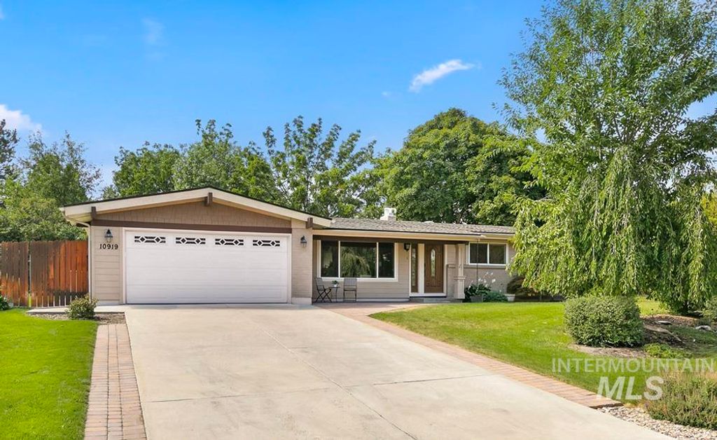 10919 W Cruser Dr, Boise, ID 83709