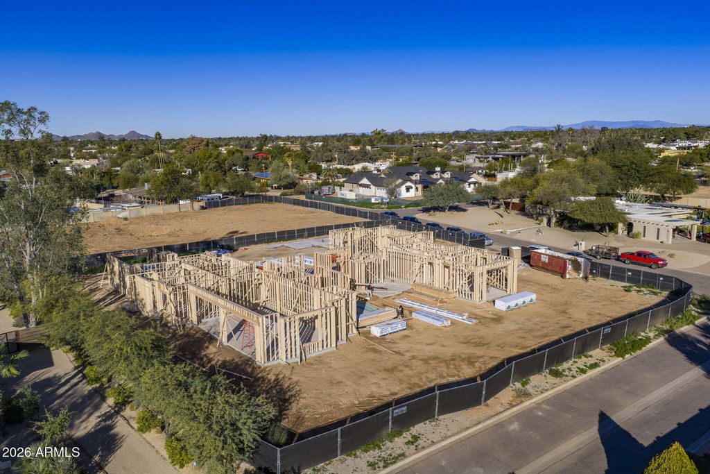 Image 27 of property listing at 11460 N 71ST Street, Scottsdale, AZ 85254