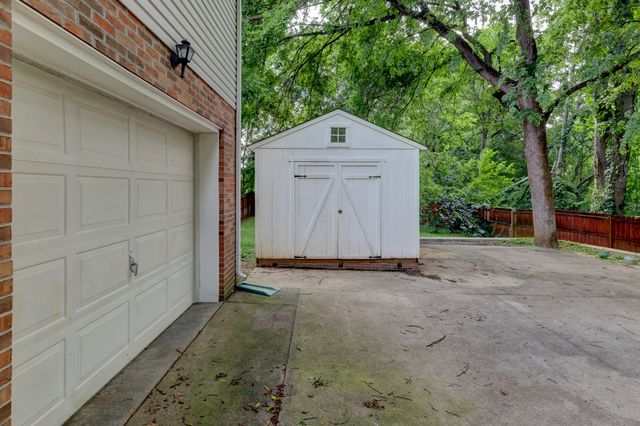 3253 N Senseney Cir, Clarksville, TN 37042