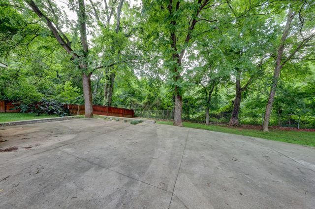 3253 N Senseney Cir, Clarksville, TN 37042