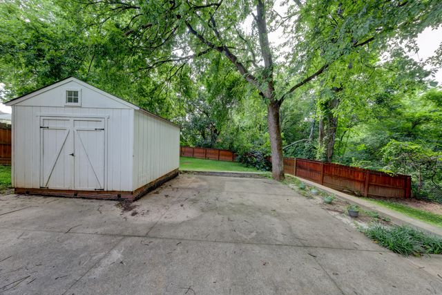 3253 N Senseney Cir, Clarksville, TN 37042