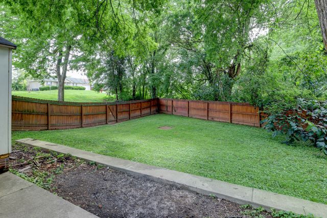3253 N Senseney Cir, Clarksville, TN 37042