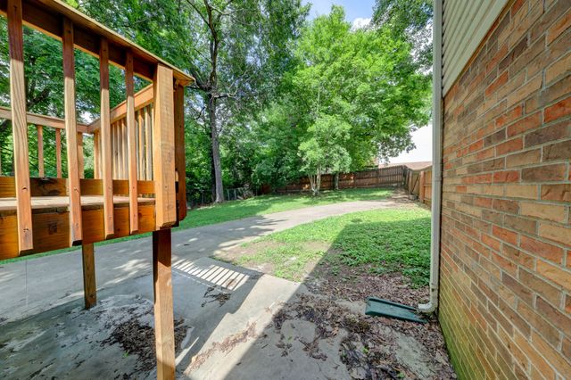 3253 N Senseney Cir, Clarksville, TN 37042