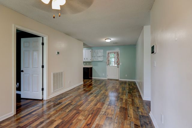 3253 N Senseney Cir, Clarksville, TN 37042
