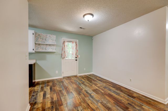 3253 N Senseney Cir, Clarksville, TN 37042