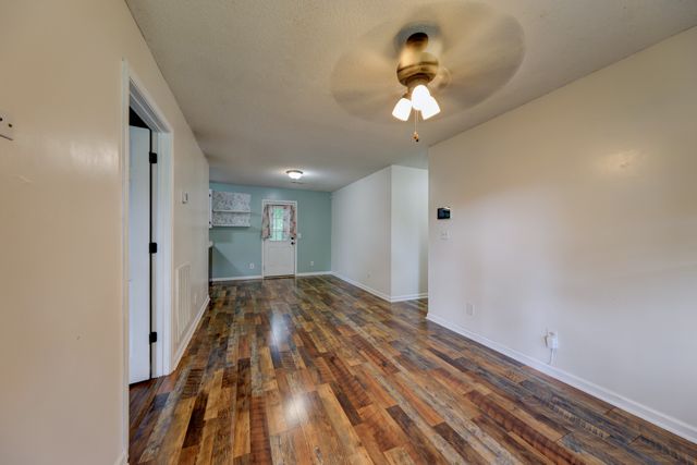 3253 N Senseney Cir, Clarksville, TN 37042