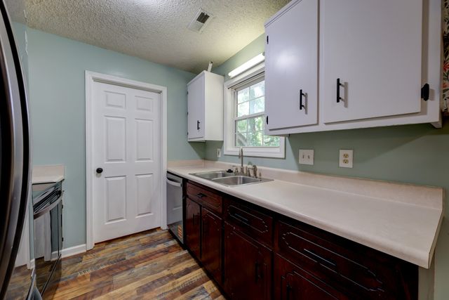 3253 N Senseney Cir, Clarksville, TN 37042