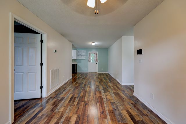 3253 N Senseney Cir, Clarksville, TN 37042