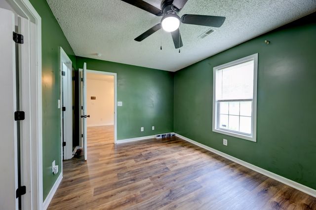 3253 N Senseney Cir, Clarksville, TN 37042