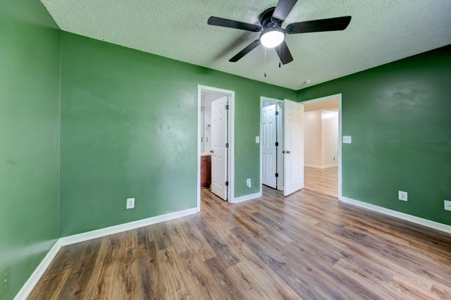 3253 N Senseney Cir, Clarksville, TN 37042