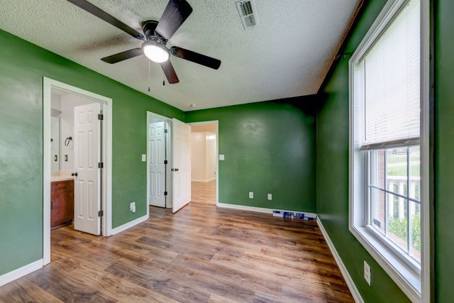 3253 N Senseney Cir, Clarksville, TN 37042