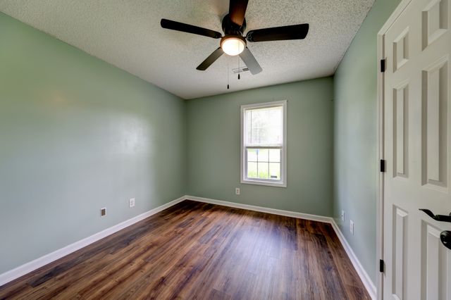 3253 N Senseney Cir, Clarksville, TN 37042