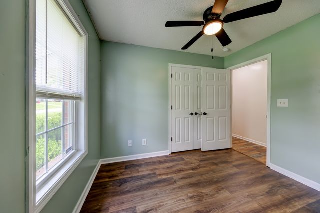 3253 N Senseney Cir, Clarksville, TN 37042