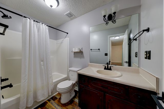 3253 N Senseney Cir, Clarksville, TN 37042