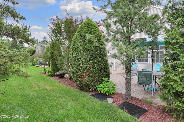 1 Essex Drive, Jackson, NJ 08527
