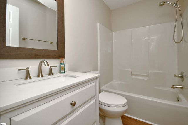 8 Montvale Drive, Simpsonville, SC 29681